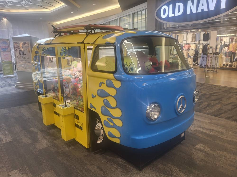 SpongeBob claw machine van